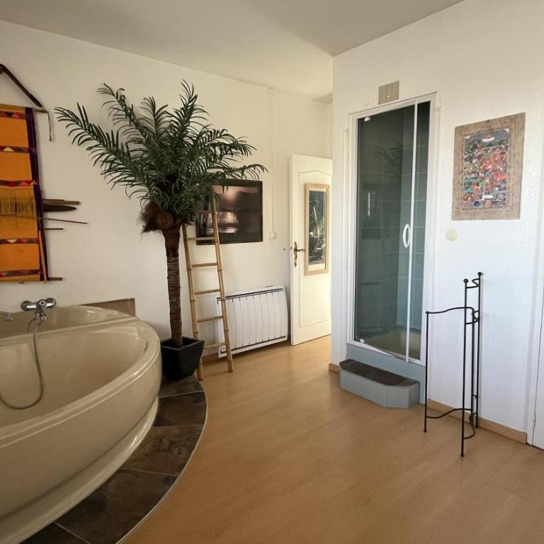 La Tour de la Mer - Vue Mer avec accès Plage direct - 150m2 - Clim - Parking privé - Appartement - 6