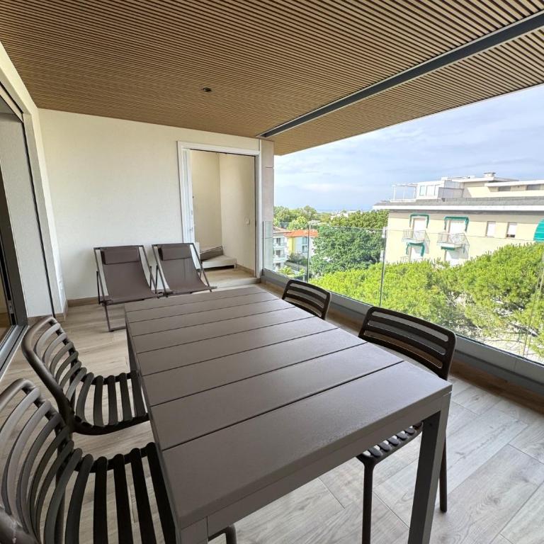 Amis Suite - Two-Bedroom Apartment - 10