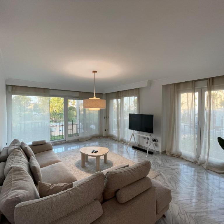 Apartamento en la Urb La Alcazaba Rio Verde - Apartamento - 1