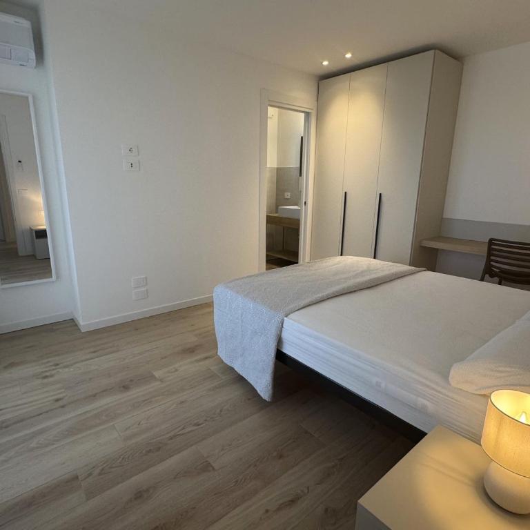 Amis Suite - Two-Bedroom Apartment - 9