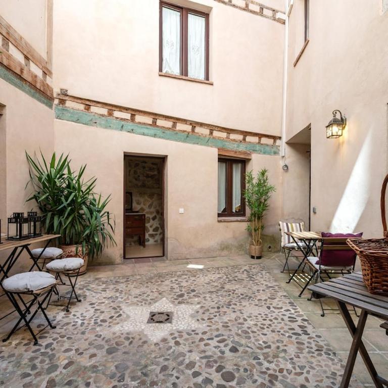 Patio in the Heart of Toledo , Pets , Family - Apartamento de 3 dormitorios - 23