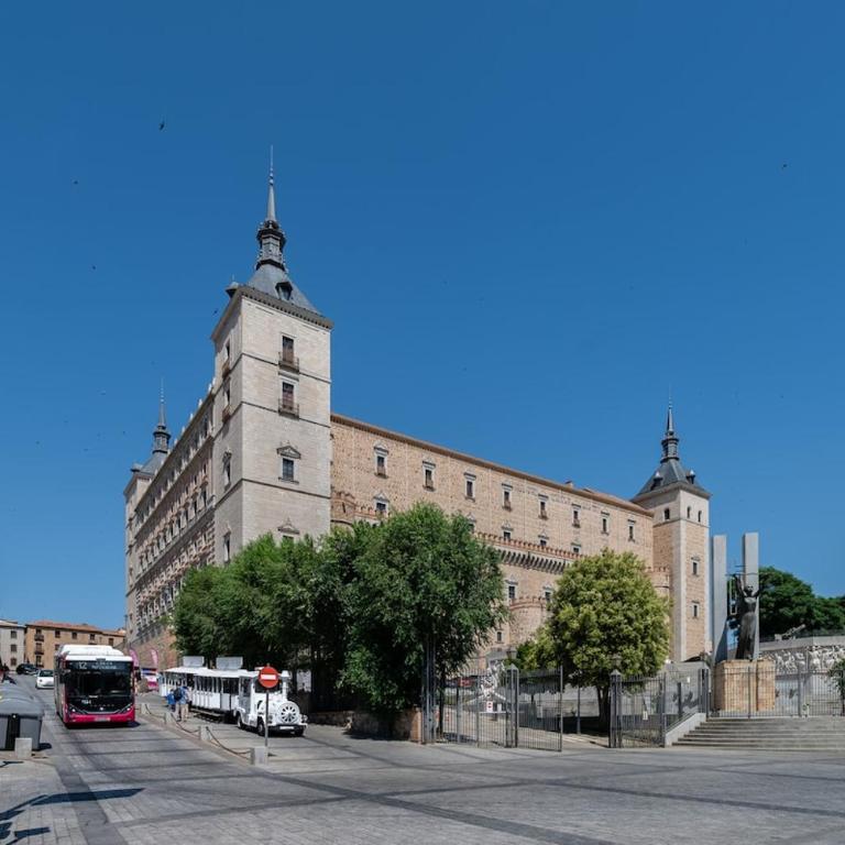 Patio in the Heart of Toledo , Pets , Family - Apartamento de 3 dormitorios - 41