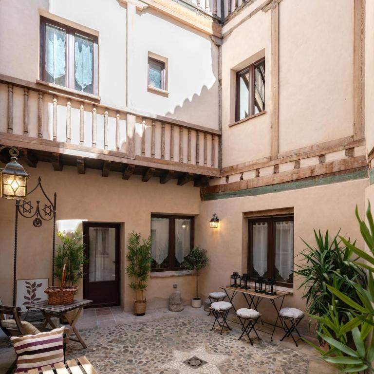 Patio in the Heart of Toledo , Pets , Family - Apartamento de 3 dormitorios - 78