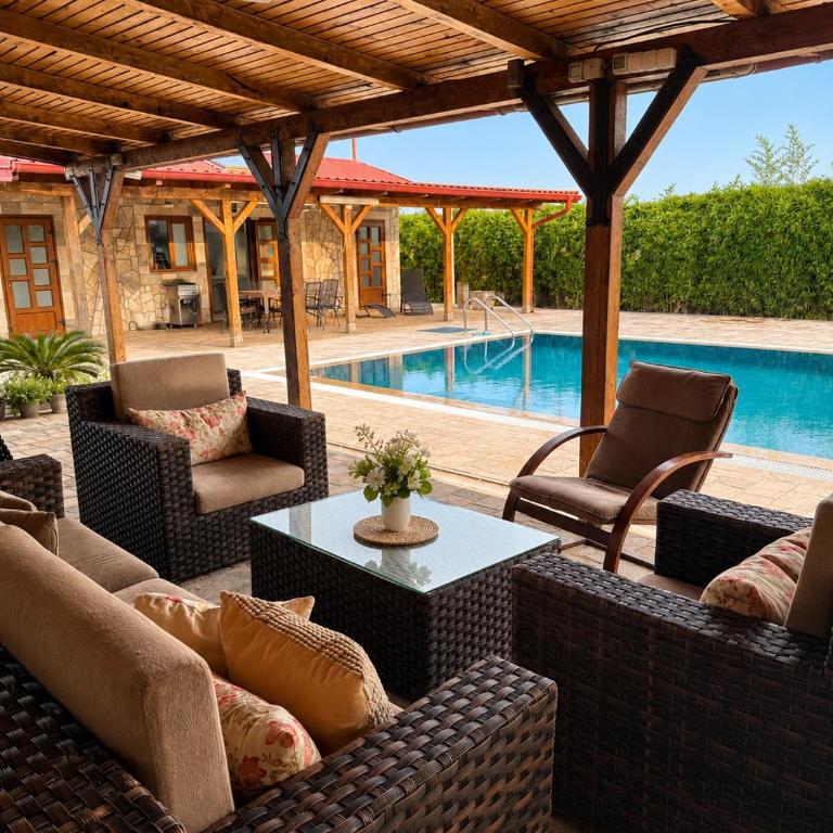 Private Pool Villa, Olive Grove & Big Yard - Vila sa 3 Spavaće Sobe - 24