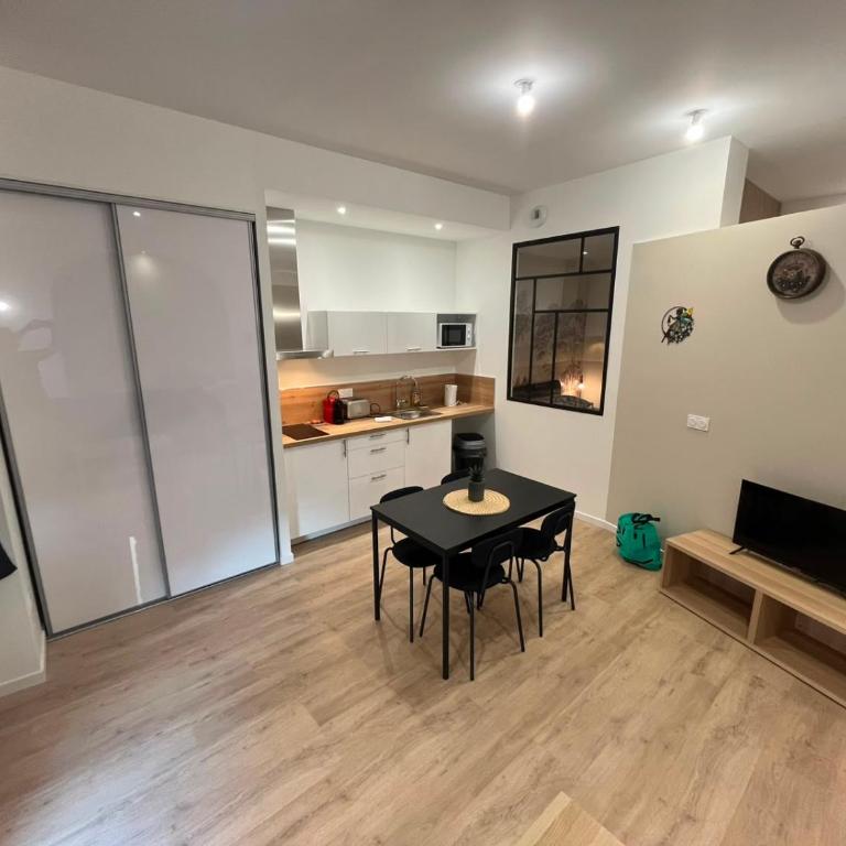 Lassus RDC - T2 tout confort - Wifi - 4 pers - Appartement 1 Chambre - 5