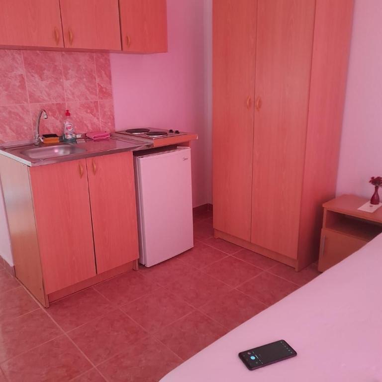 Apartman Maraj - Trokrevetna Soba sa Sopstvenim Kupatilom - 4