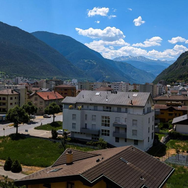 Apartment Above the Rooftops - Mountain Panorama - Apartment mit 2 Schlafzimmern - 5