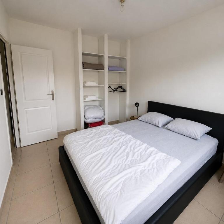 Villa avec piscine 10x5m à Narbonne- 6 personnes - 3 chambres - climatisation - Villa 1 Chambre - 15