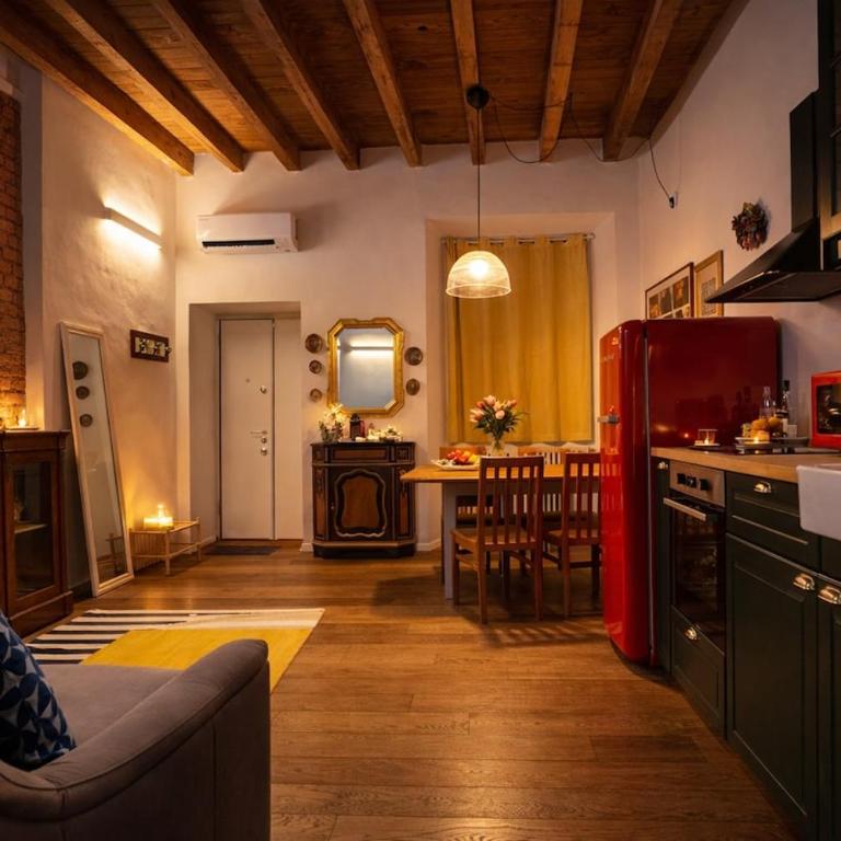 Duomo 10 Min Metro Vintage Italian Apartment - Appartamento con 2 Camere da Letto - 48