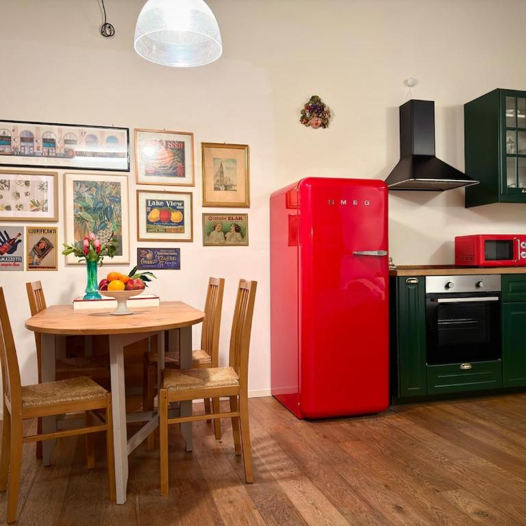 Duomo 10 Min Metro Vintage Italian Apartment - Appartamento con 2 Camere da Letto - 34