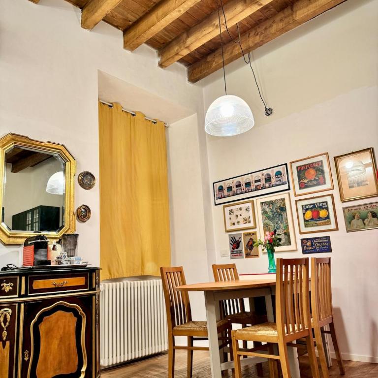 Duomo 10 Min Metro Vintage Italian Apartment - Appartamento con 2 Camere da Letto - 31
