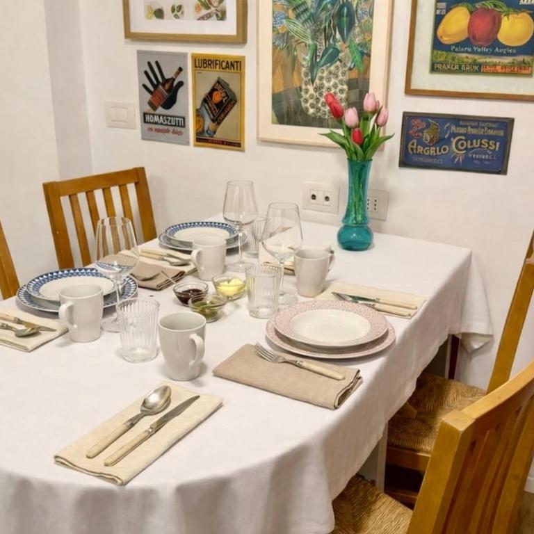 Duomo 10 Min Metro Vintage Italian Apartment - Appartamento con 2 Camere da Letto - 28