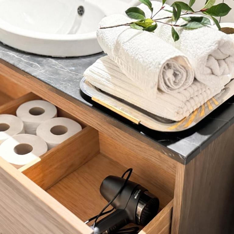 Duomo 10 Min Metro Vintage Italian Apartment - Appartamento con 2 Camere da Letto - 9