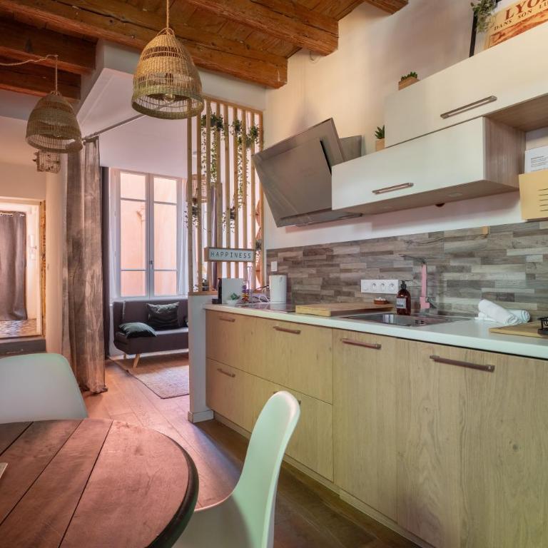 Le Patio - Ancien atelier de soyeux avec terrasse - Apartment - 4
