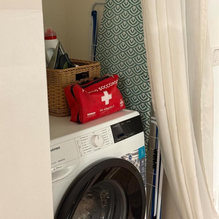 Duomo 10 Min Metro Vintage Italian Apartment - Appartamento con 2 Camere da Letto - 5