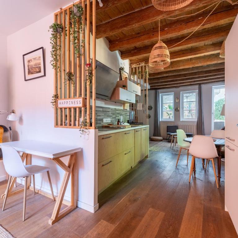 Le Patio - Ancien atelier de soyeux avec terrasse - Apartment - 10