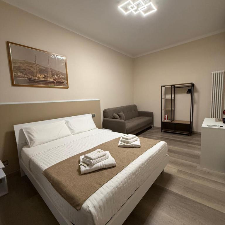 Neni's Rooms - Deluxe Room (2 Adults + 1 Child) - 15
