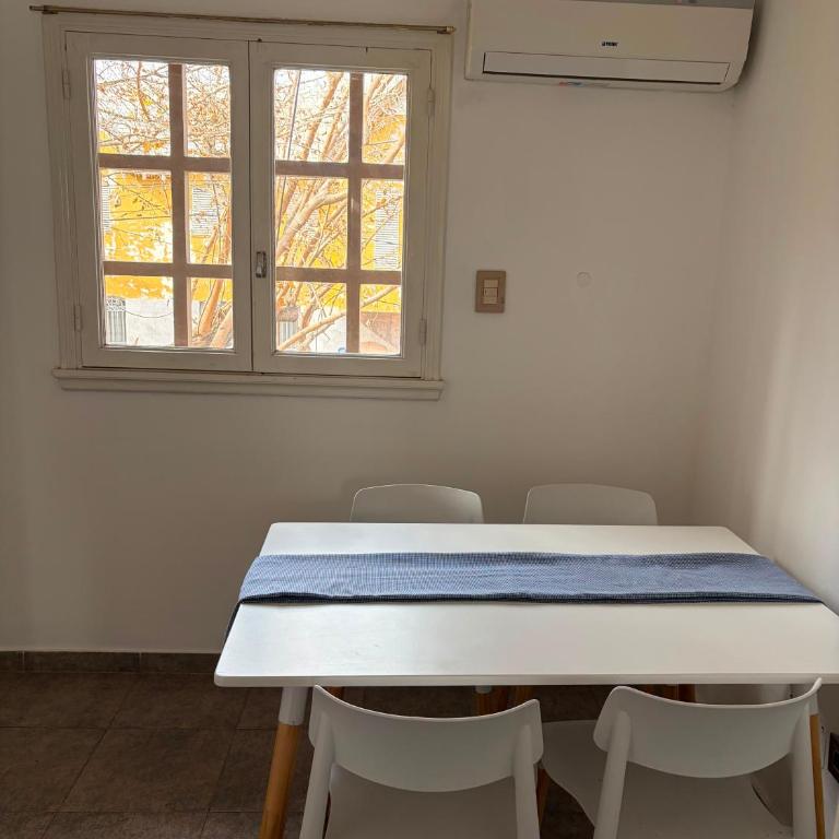 Apartamento con cochera en plena 5ta sección - Apartamento de 1 dormitorio - 5