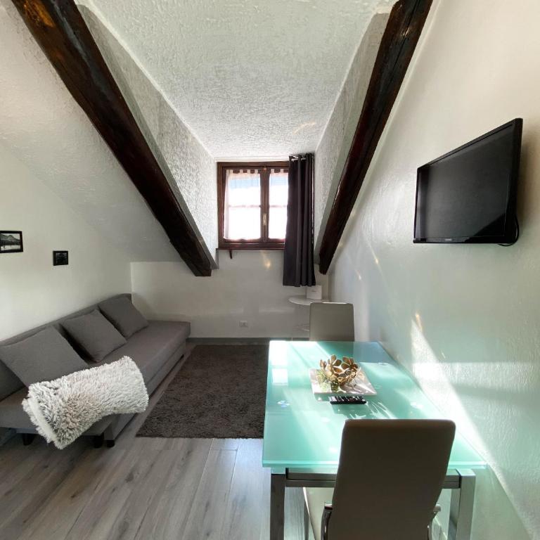 Loft Porta Nuova - One-Bedroom Apartment - 11