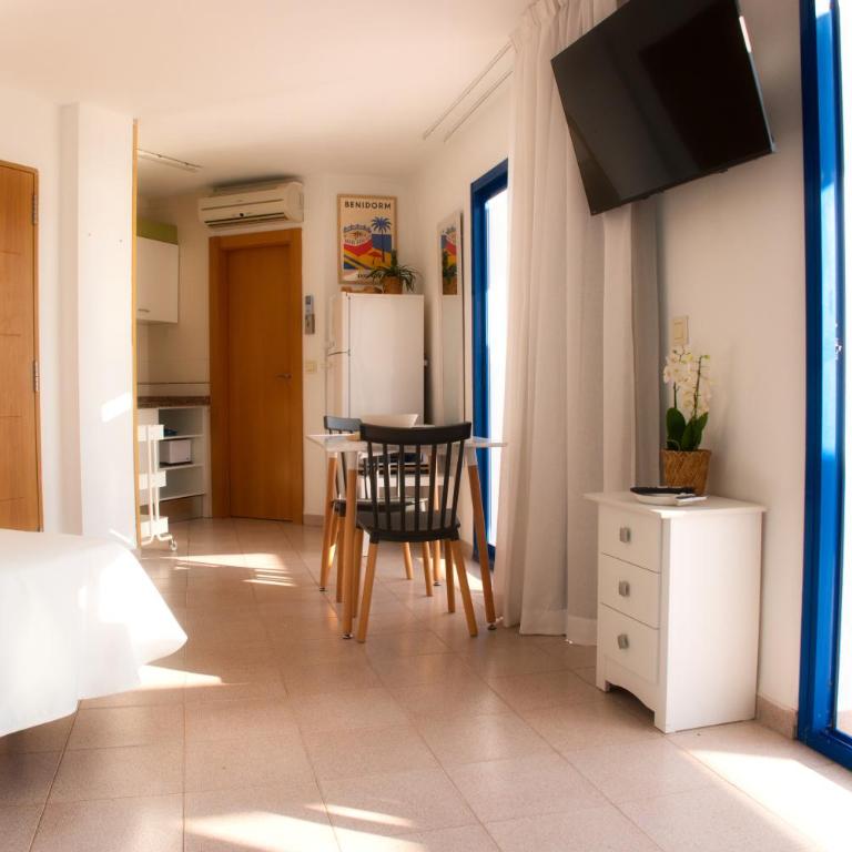 Apartamentos la barca - Habitación Doble Deluxe con balcón y vistas al mar - 4
