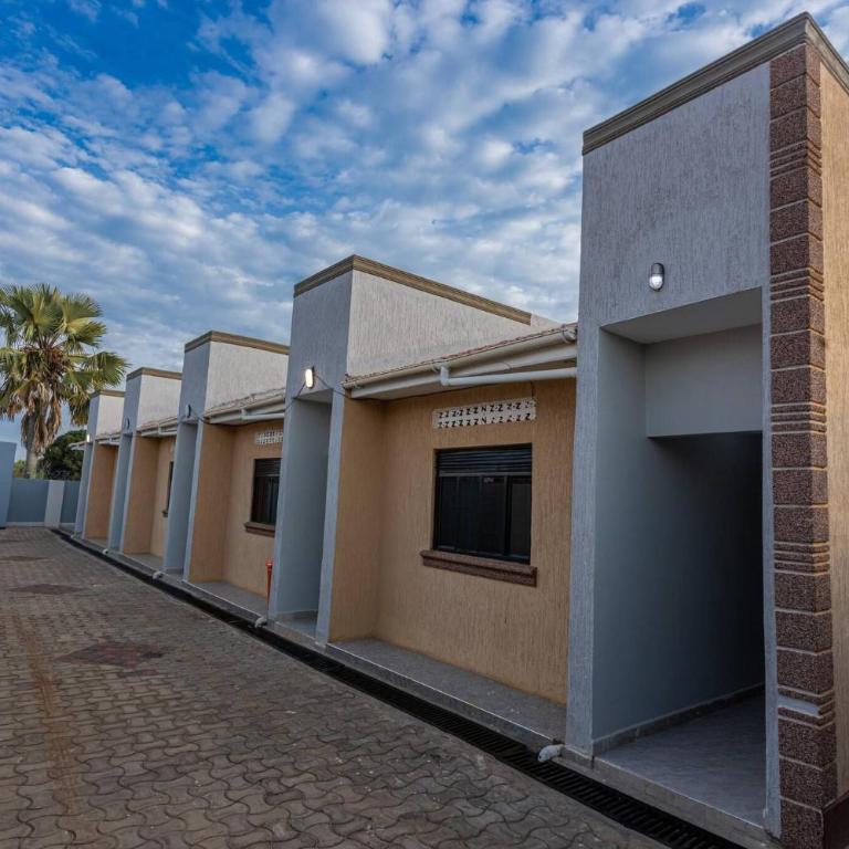 The Den Soroti Red White - Apartamento - 6