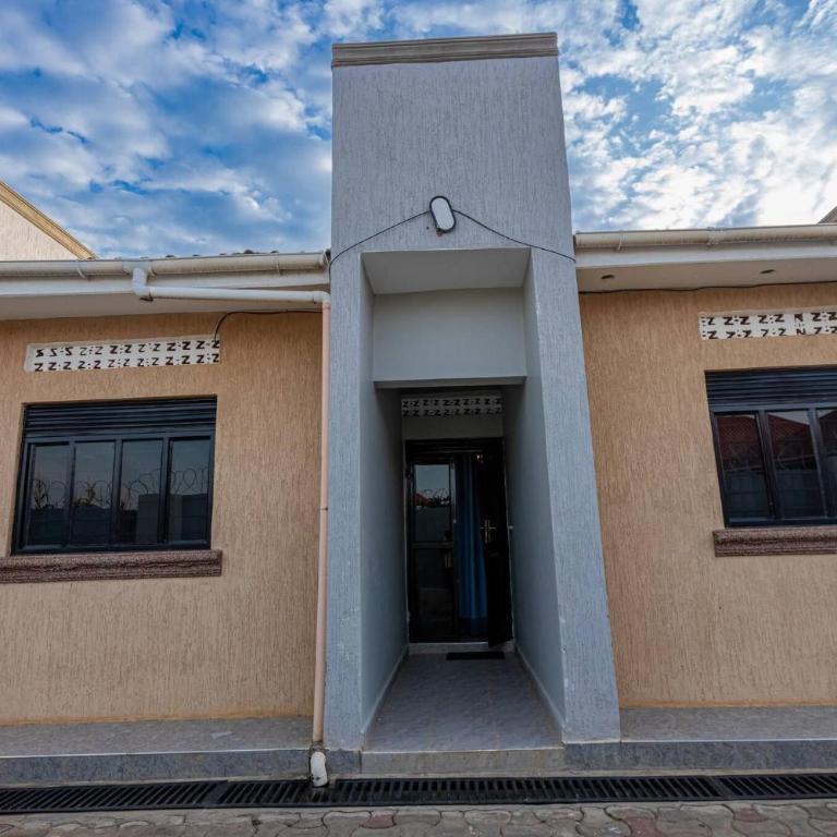 The Den Soroti Red White - Apartamento - 9