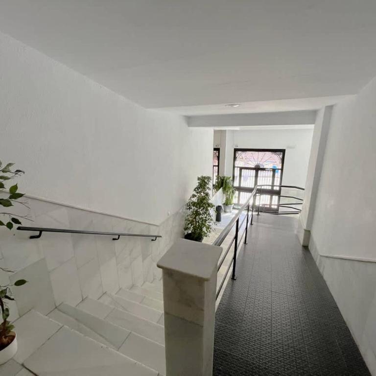 Cozy Studio Walk to Beach & Train - Apartamento - 15