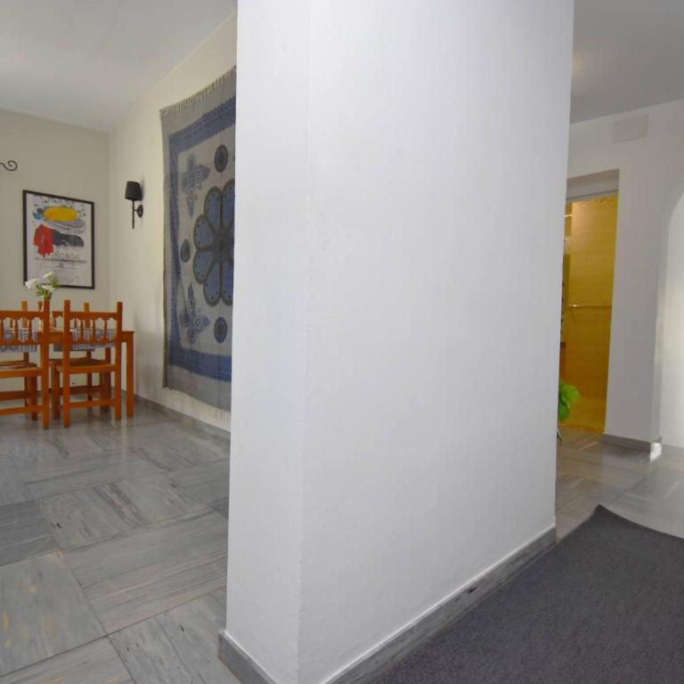 Spacious Family Villa & Studio Pool Walk to Beach - Apartamento - 5
