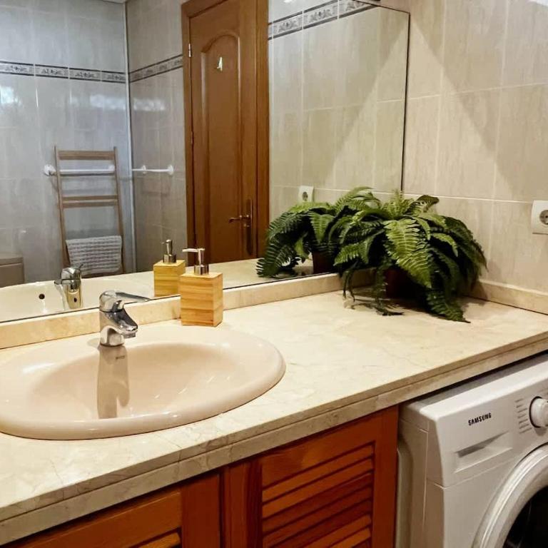 2 Bed Apartment Huge Terrace & Pool - Apartment - 15