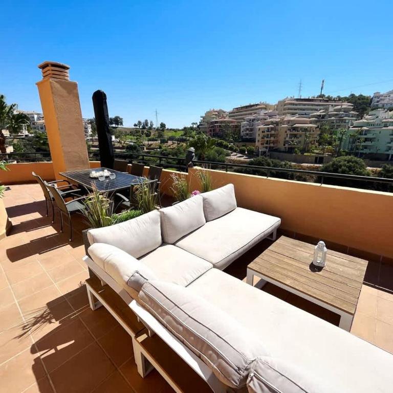 3 Bed Penthouse Duplex Frontline Golf & Sea View - Apartamento - 32