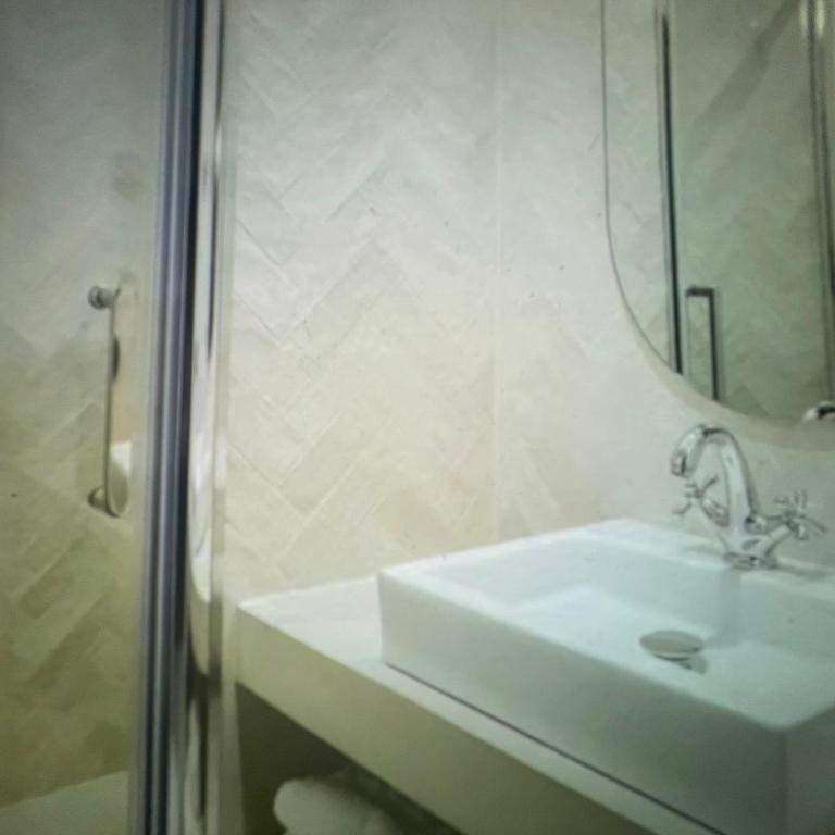 Delessert Eiffel view - One-Bedroom Apartment - 13