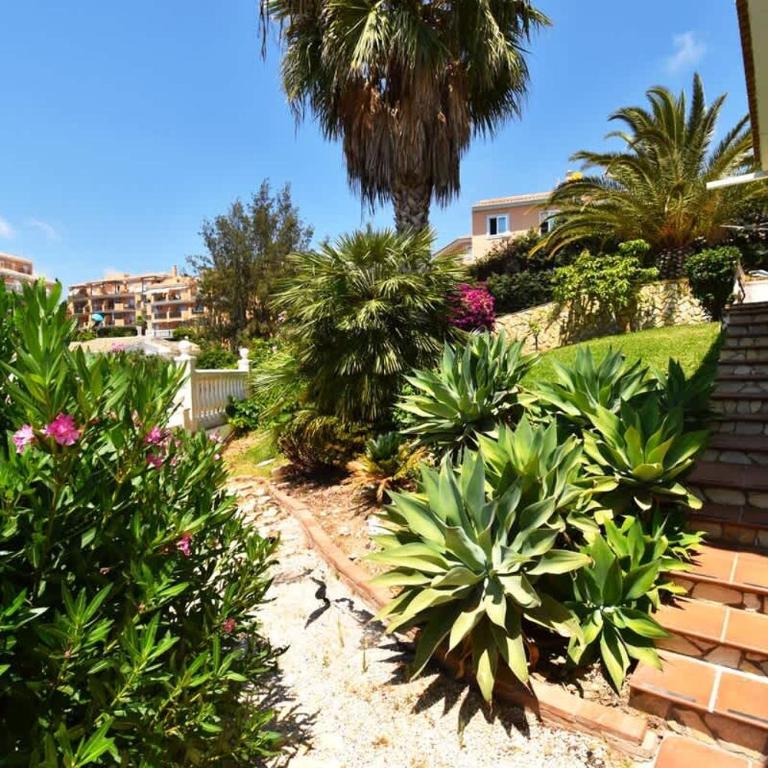 Family Villa Pool Sea Views & Walk to Beach - Villa - 49
