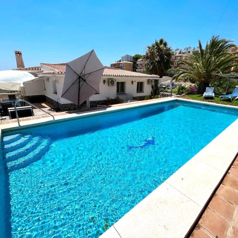 Family Villa Pool Sea Views & Walk to Beach - Villa - 3