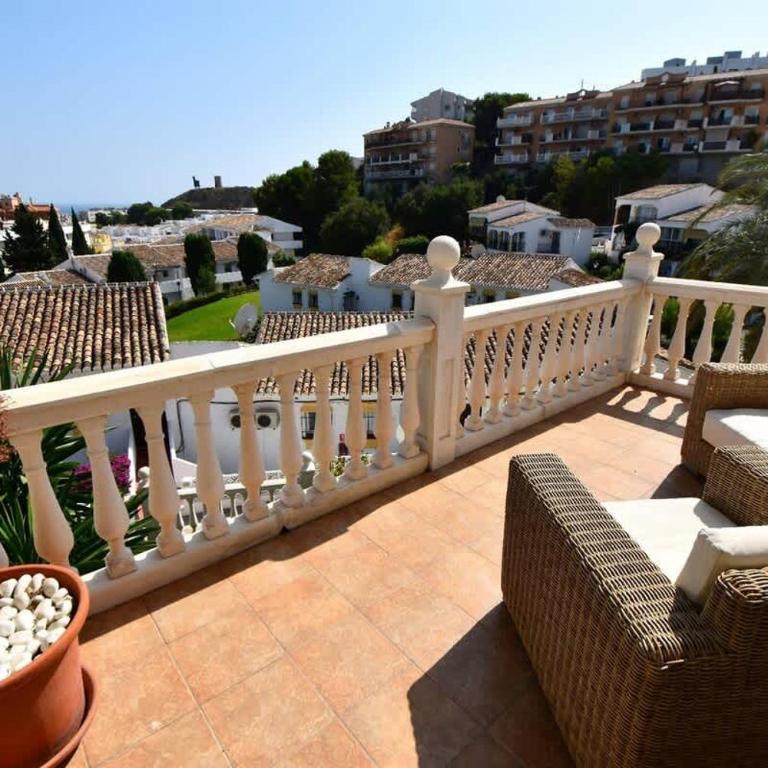 Family Villa Pool Sea Views & Walk to Beach - Villa - 23
