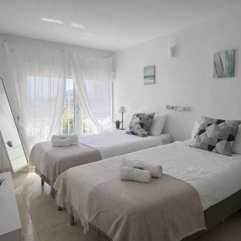 Family Villa Pool Sea Views & Walk to Beach - Villa - 29