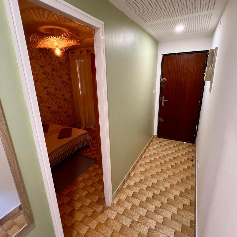C19 Saint Loup - One-Bedroom Apartment - 10