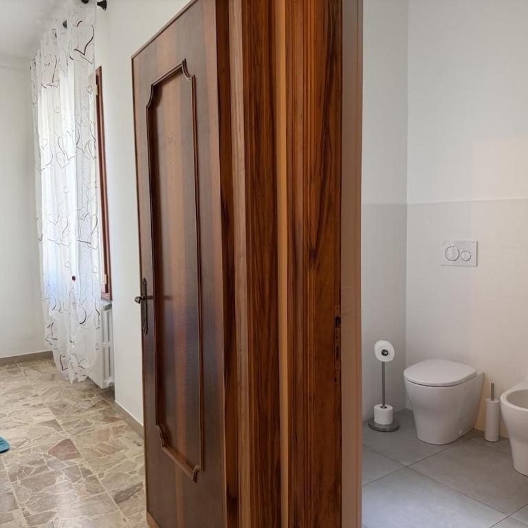 HOST4U - Beautiful Apartment with 3 Bedrooms in Imperia - Three-Bedroom Apartment - 5