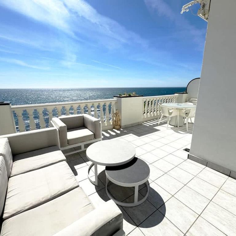 Panoramic Seafront Apartment with Terrace - Apartamento - 7