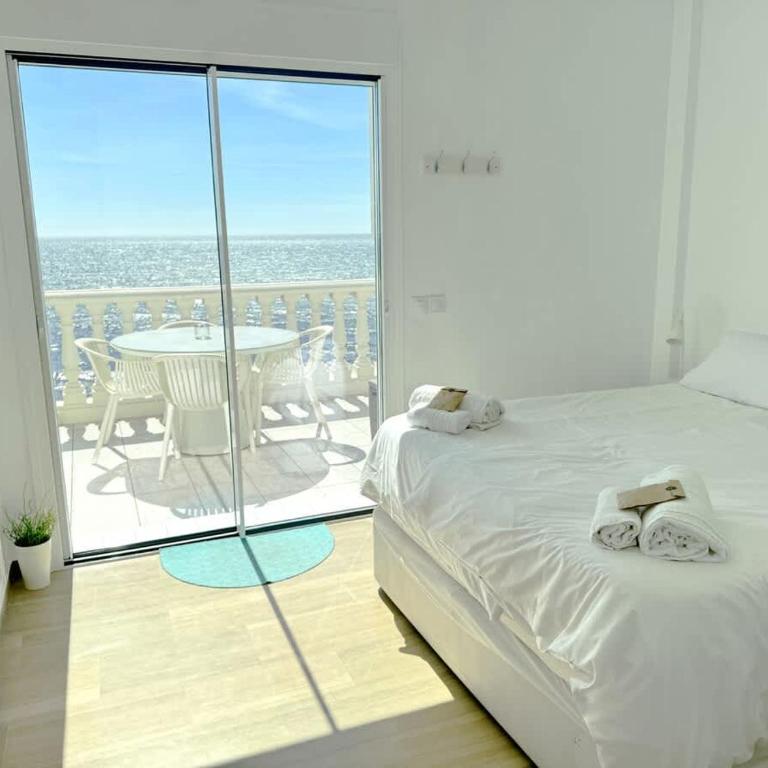 Panoramic Seafront Apartment with Terrace - Apartamento - 19