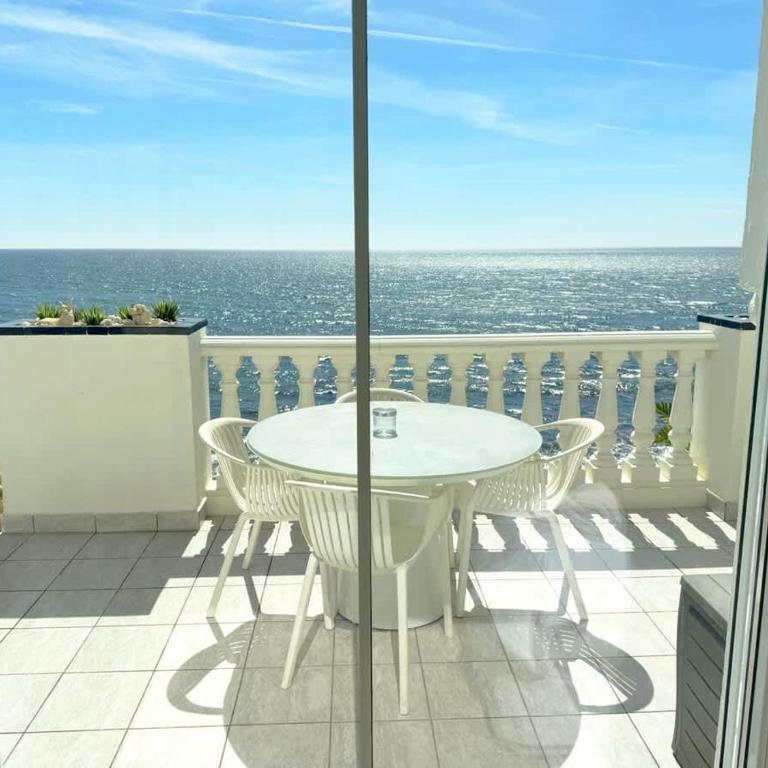 Panoramic Seafront Apartment with Terrace - Apartamento - 21