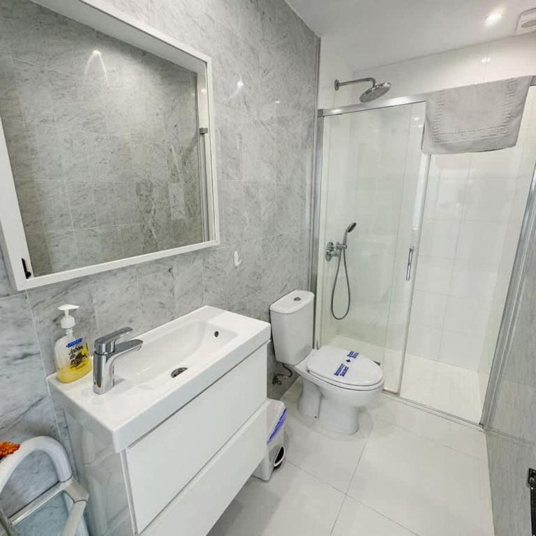 Panoramic Seafront Apartment with Terrace - Apartamento - 27