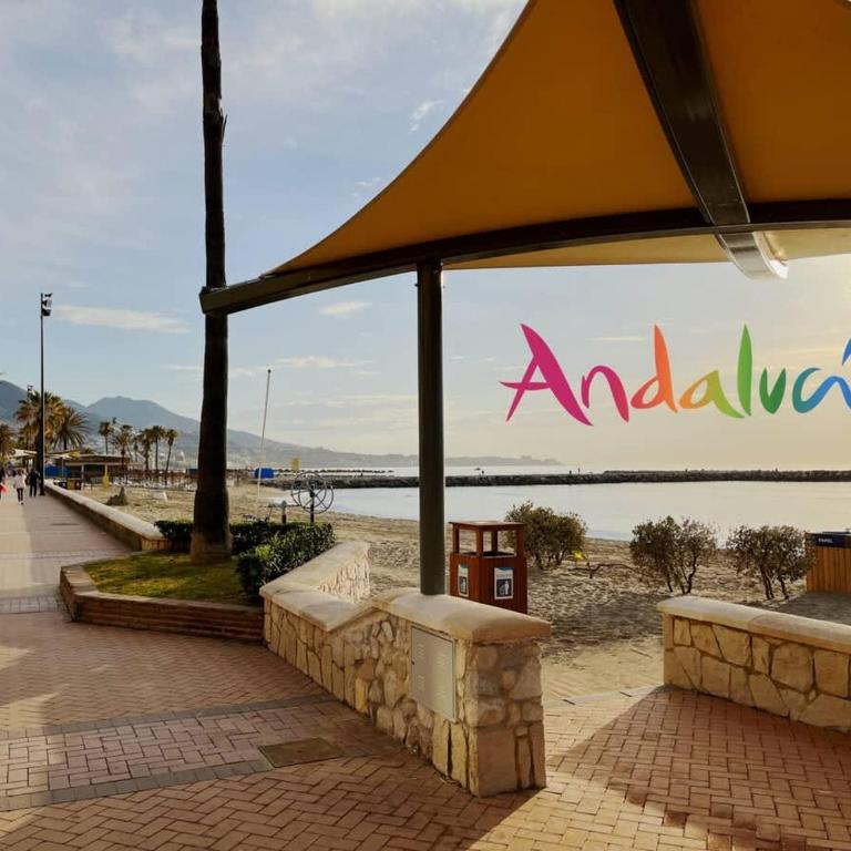 Panoramic Seafront Apartment with Terrace - Apartamento - 46