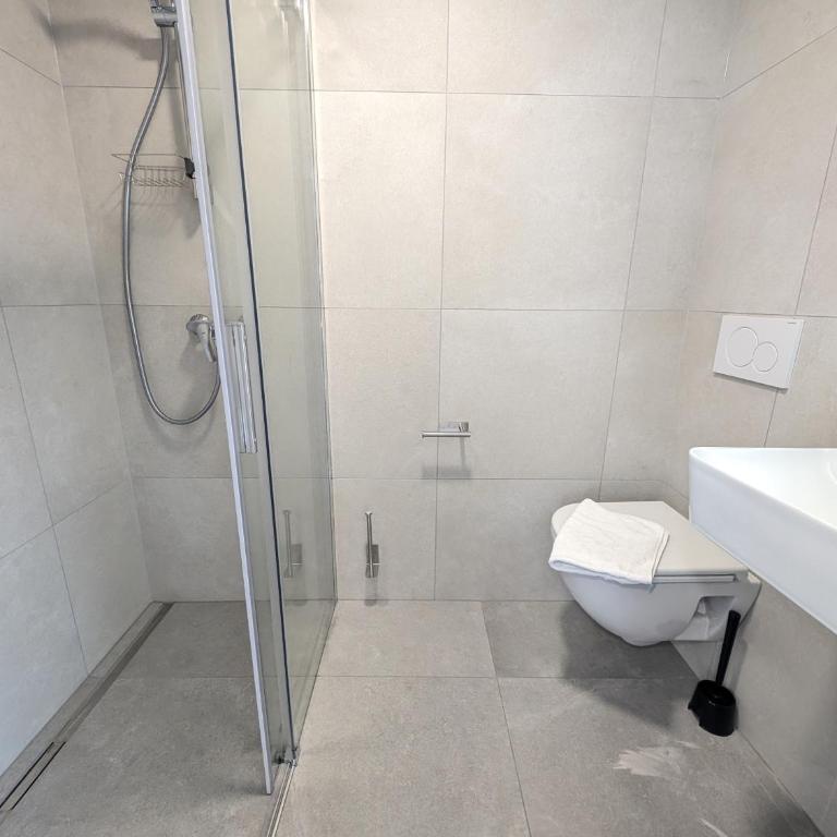 See 7 - Modernes Balkon-Studio - Seenähe & 2x Bäderkarte - Apartment mit 1 Schlafzimmer - 13