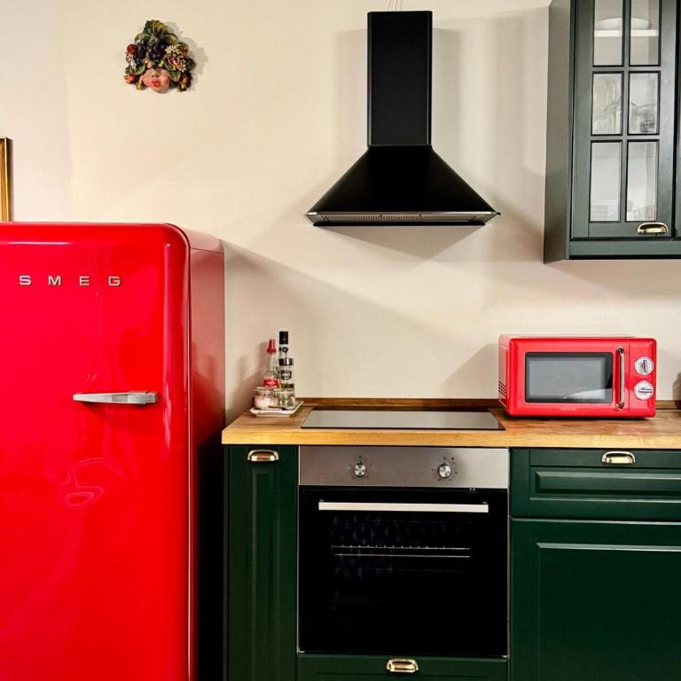Duomo 10 Min Metro Vintage Italian Apartment - Appartamento con 2 Camere da Letto - 2