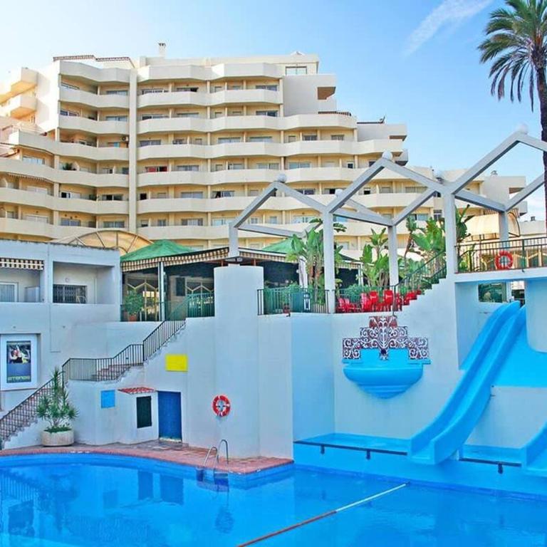 Rare 2BR Benal Beach Heated Pool & Slides - Apartment - 4