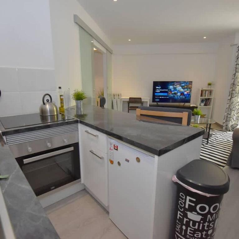 Rare 2BR Benal Beach Heated Pool & Slides - Apartment - 5
