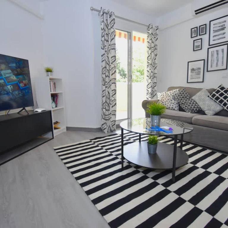 Rare 2BR Benal Beach Heated Pool & Slides - Apartment - 8
