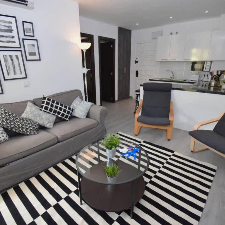 Rare 2BR Benal Beach Heated Pool & Slides - Apartment - 11