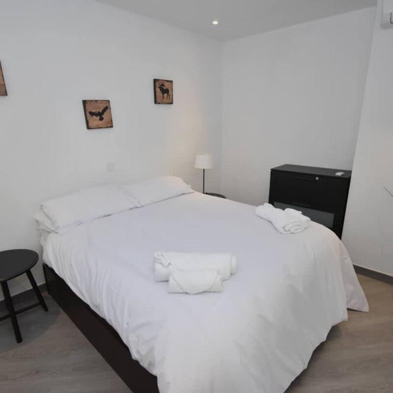 Rare 2BR Benal Beach Heated Pool & Slides - Apartment - 13