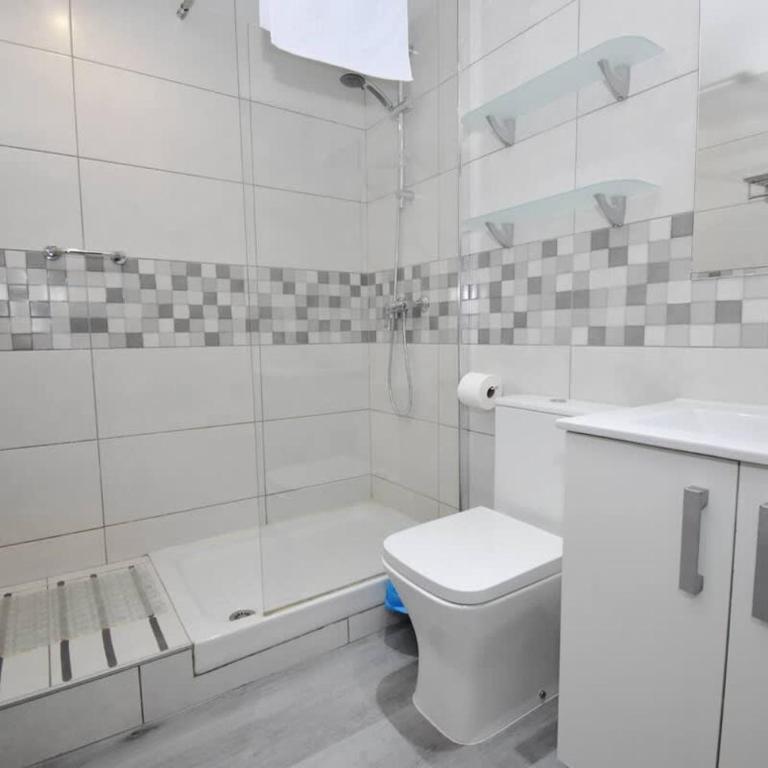 Rare 2BR Benal Beach Heated Pool & Slides - Apartment - 16